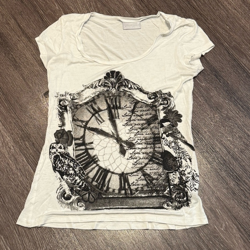 (BOGO) Jeans West Black and White Graphic Clock Short Sleeve Tee